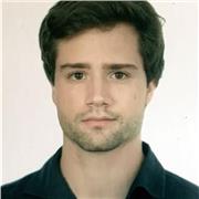 Diplomé en Philosophie, Scénariste, Ancien éléve d'une école international de langues